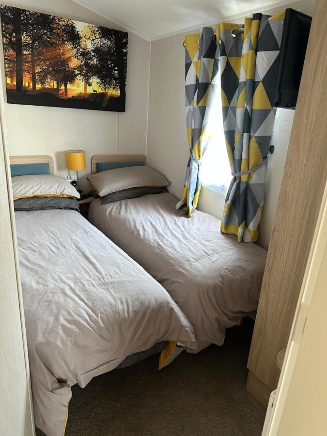 Tattershall Lakes Getaway Hotel Bagian luar foto